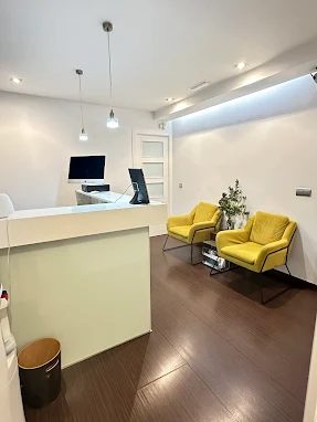 Recepción del centro, en la calle Antonio Machado de Torrevieja